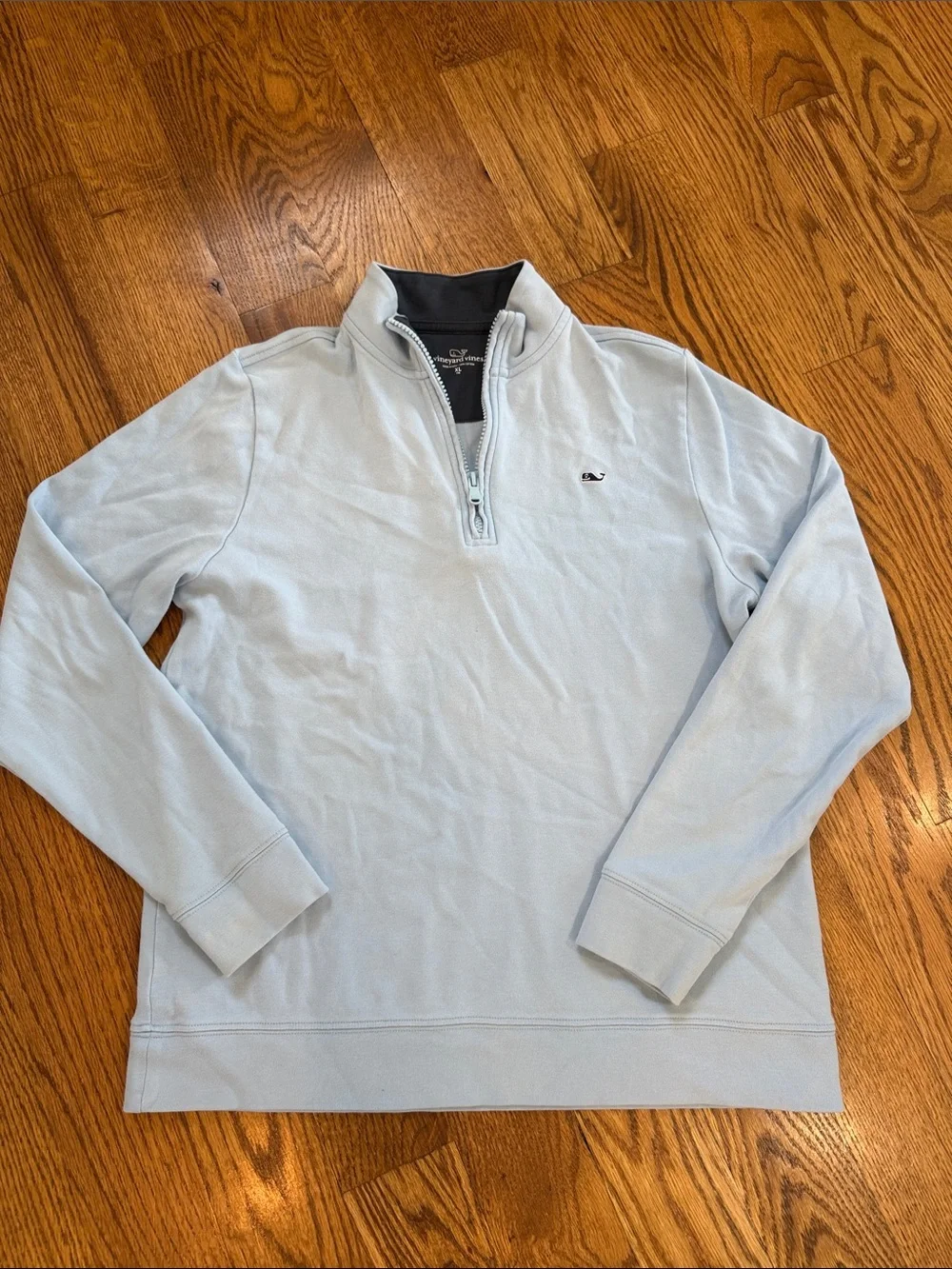 Boy’s Vineyard Vines Quarter Zip Pullover. Size XL. Like New Condition.